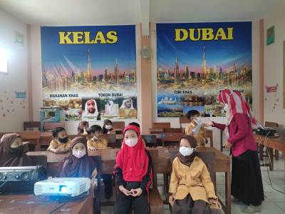 Observasi dan Menonton Video Edukasi